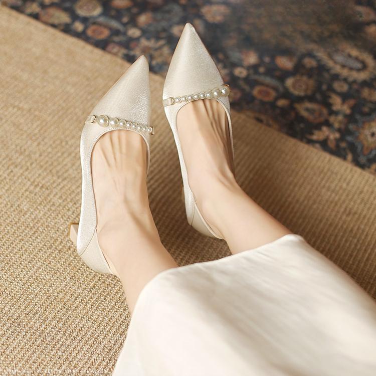 Französisch spitz hochzeit schuhe starke ferse braut schuhe frauen nische neue perle high heels brautjungfer schuhe der einzelnen schuhe