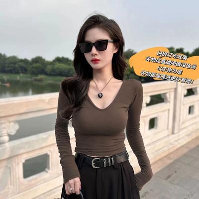 Spring and Autumn Long-sleeved T-shirt Women's 2025 New Thin V-neck Popular Short Top with Bottoming Shirt This Year