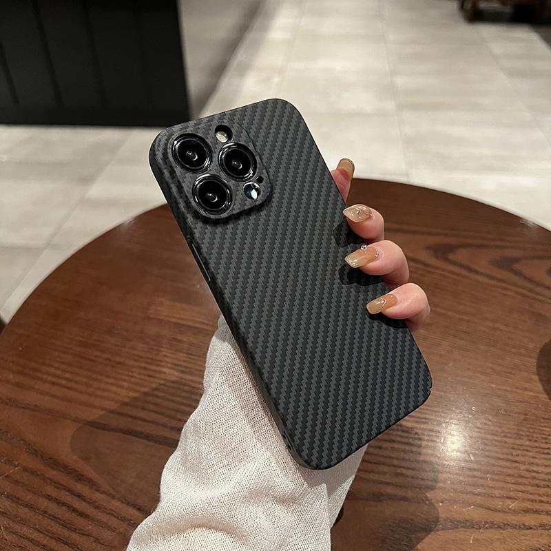 Custodia in fibra di carbonio per telefono per iPhone 17 16 15 14 13 12 11 Pro Max Cover posteriore rigida per iPhone X XS Max Protezione ultra sottile per fotocamera
