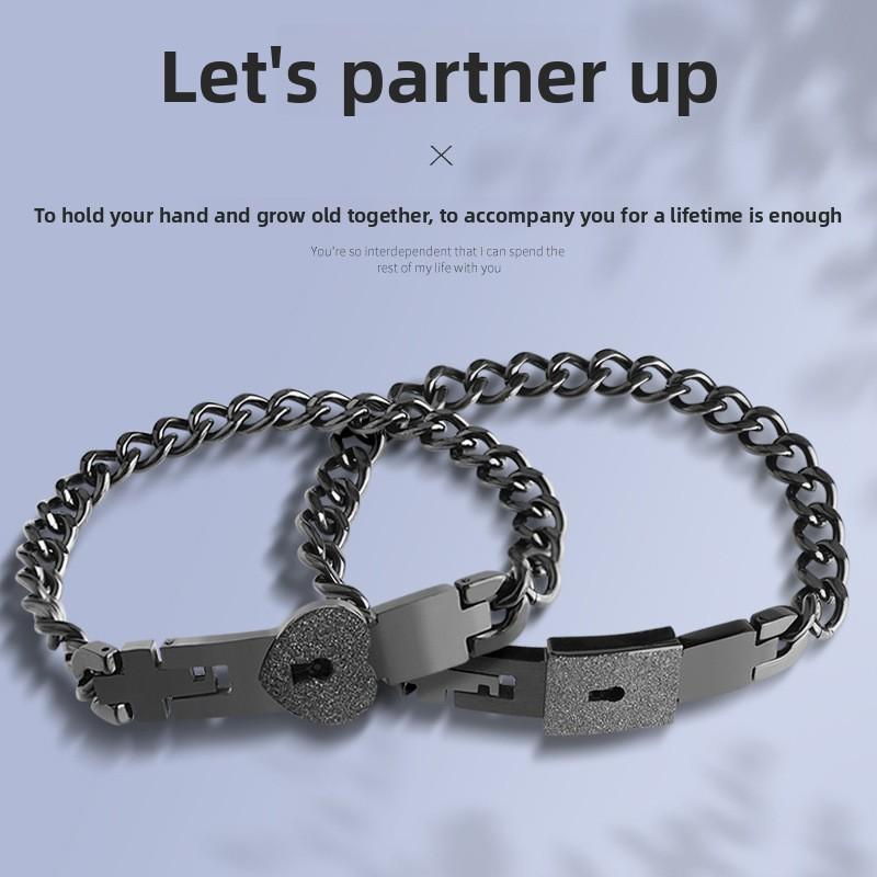 Europäische und Amerikanische Partnerarmbänder, Ein Paar konzentrische ineinandergreifende Titanstahlarmbänder, Edelstahl Herren- und Damen-Liebesarmbänder