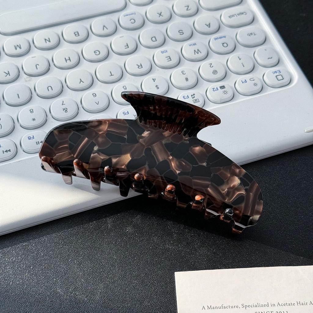 Elegant Korean Large Acetate Hair Claw Clip Versatile For Chic Updos And Hairstyles