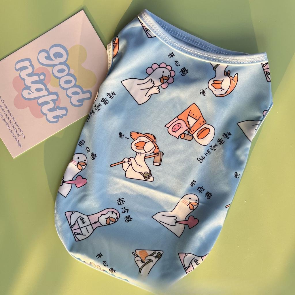 Nové stylové tílka pro psy na jaro, léto a podzim. Oblečení pro malé až středně velké psy. Oblečení pro mazlíčky - Pomeranian a Buldok. Prodyšný.