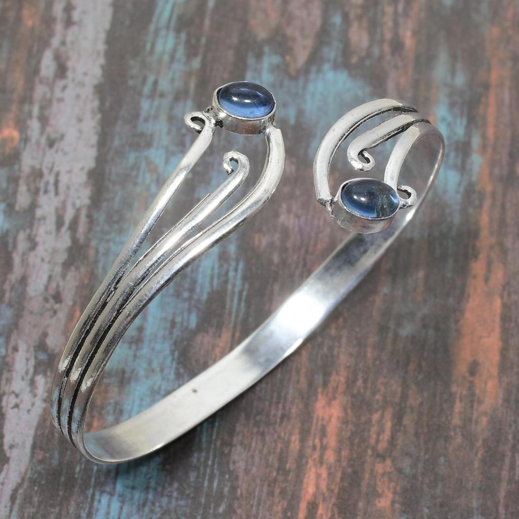Schweizer Blautopas-Edelstein, handgefertigt, massiver 925er-Sterlingsilber-Schmuck-Armreif, verstellbar