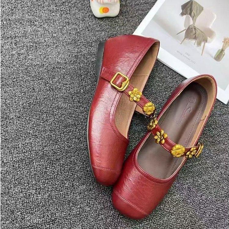 French Mary Jane single shoes autumn new one-word square head small fragrant wind shallow mouth retro inner height-increasing leather shoes