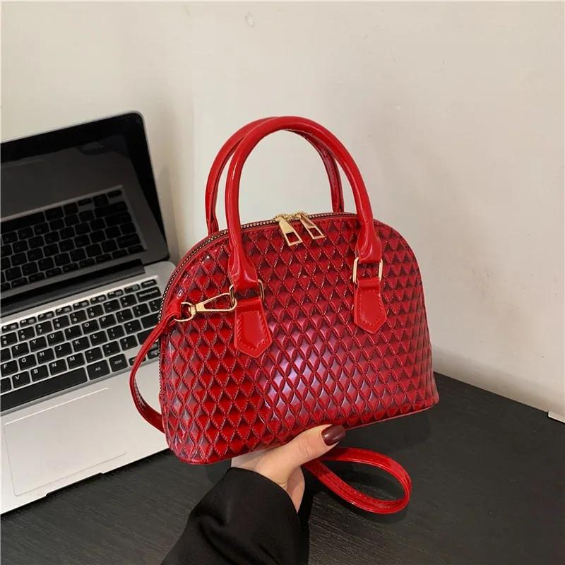 Retro crossbody bag with diamond grid hand carrying small shell square shoulder bag texture sweet color new fashion