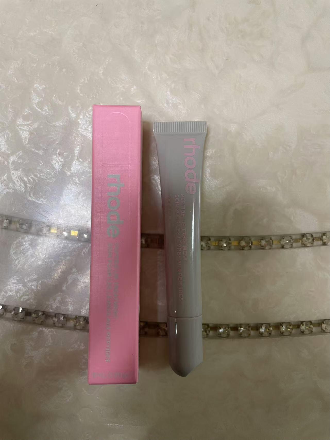 

Тонирующий бальзам для губ Хейли: Трансграничный увлажняющий желе в оттенках ленты/тоста