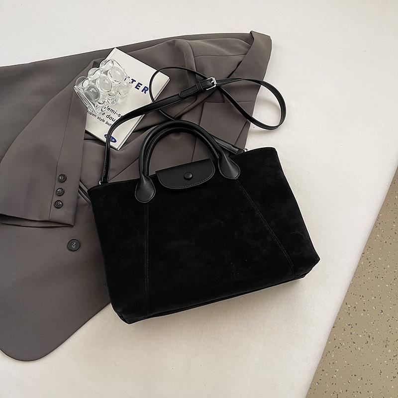 

Популярная нишевая повседневная портативная сумка-тоут большой вместимости, женская универсальная модная сумка-мессенджер с высококлассной текстурой 36*11*33