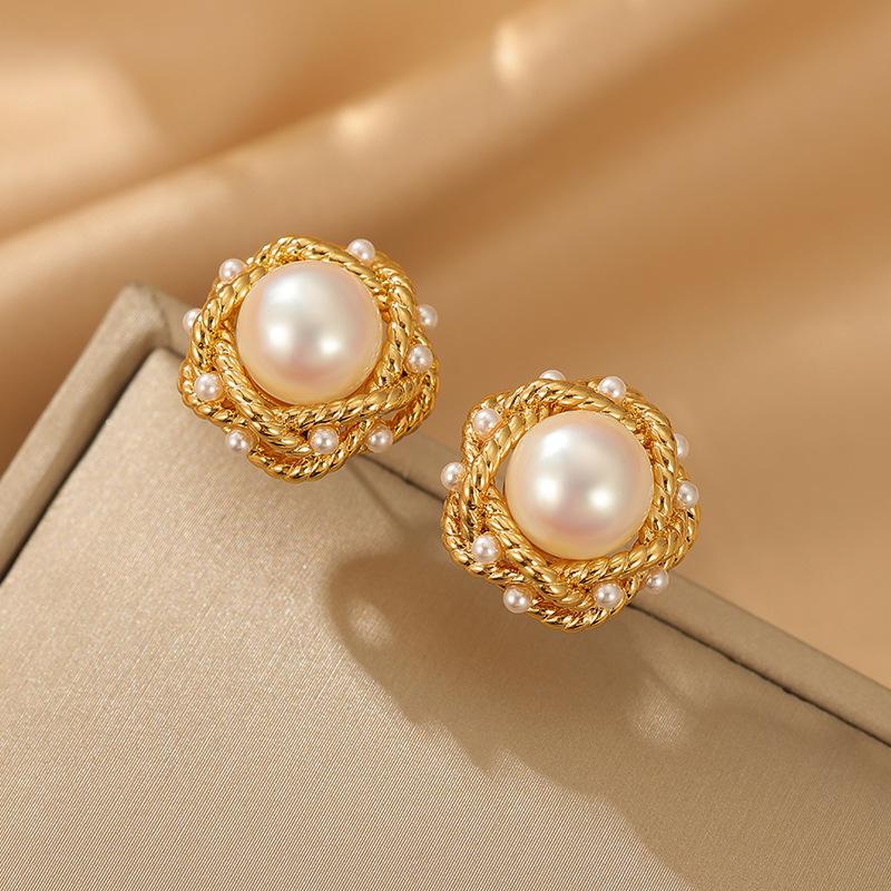 New French Able and Prosperous Wrapped Imitation Pearl Earrings Women's High End Banquet Jewelry Accessories 2024