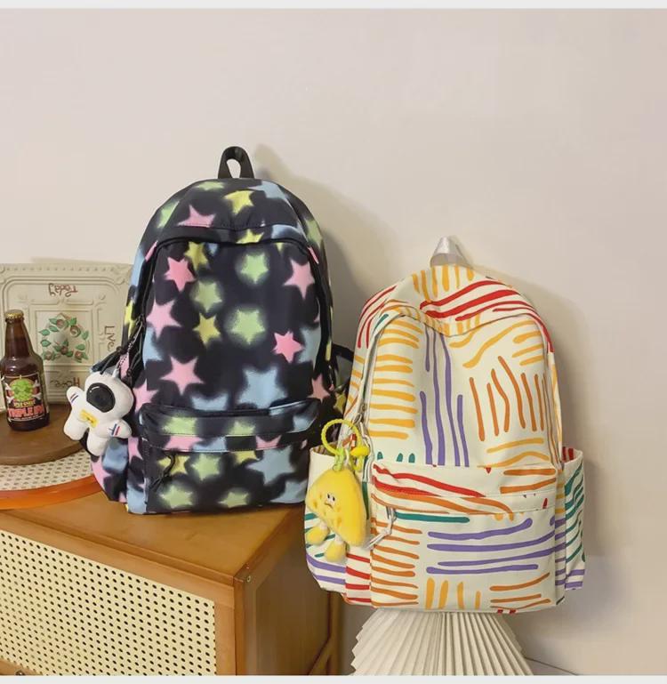 Regenbogenfarbiger gestreifter koreanischer Schulranzen für Mädchen und Studentinnen