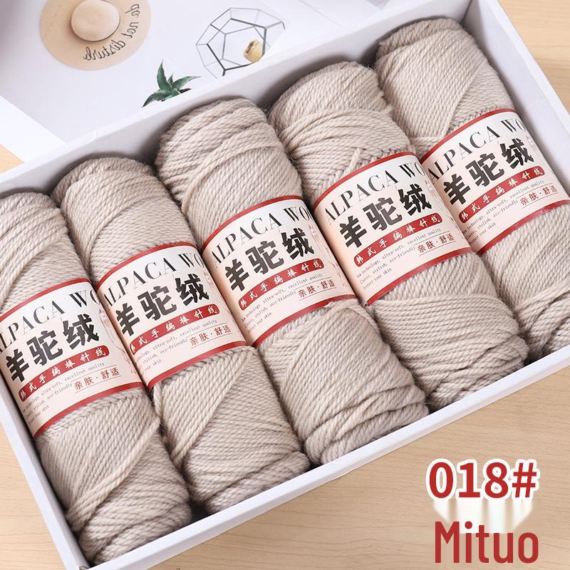 Mitteldickes Alpakawollgarn für DIY-Strickarbeiten - Perfekt für Pullover, Mäntel, Schals, Häkel- und Strickprojekte mit Nadeln.