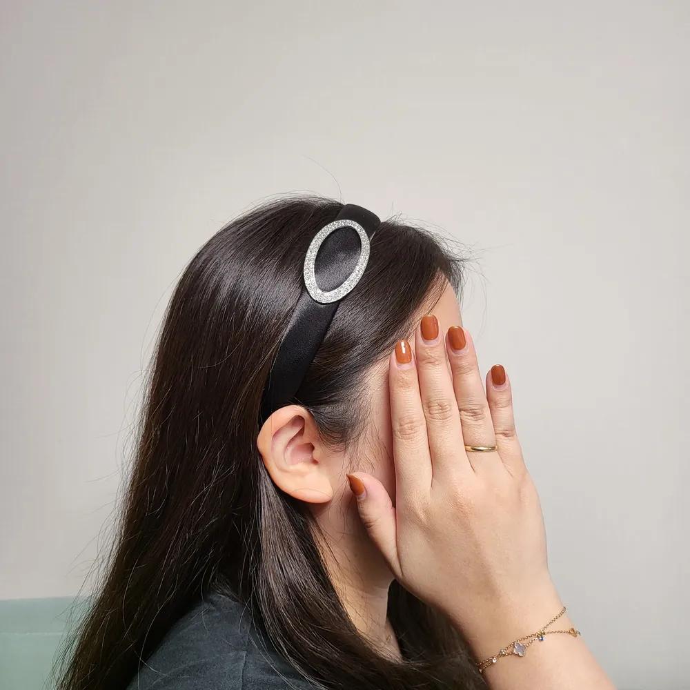 Handmade Round Stone and Pearl Headband as a Point Hairband 1. Stone
