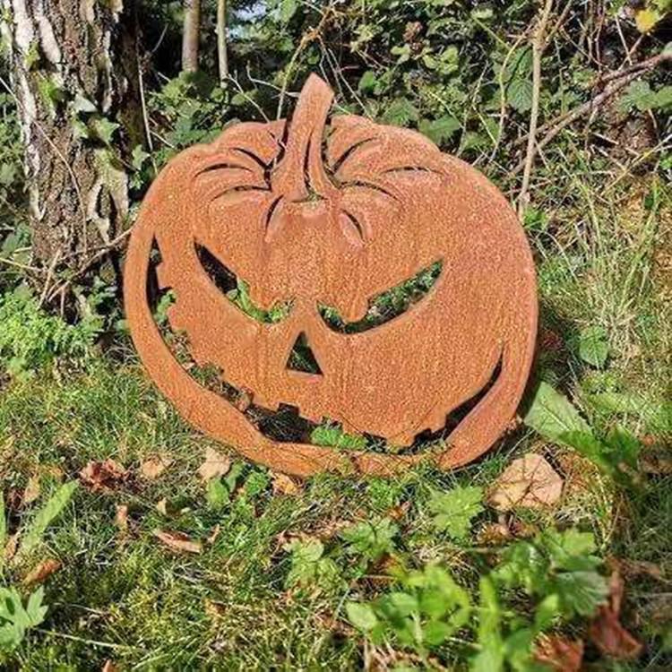 Iron Art Scary Smiling Pumpkin Statue: Halloween Garden & Courtyard Decoration