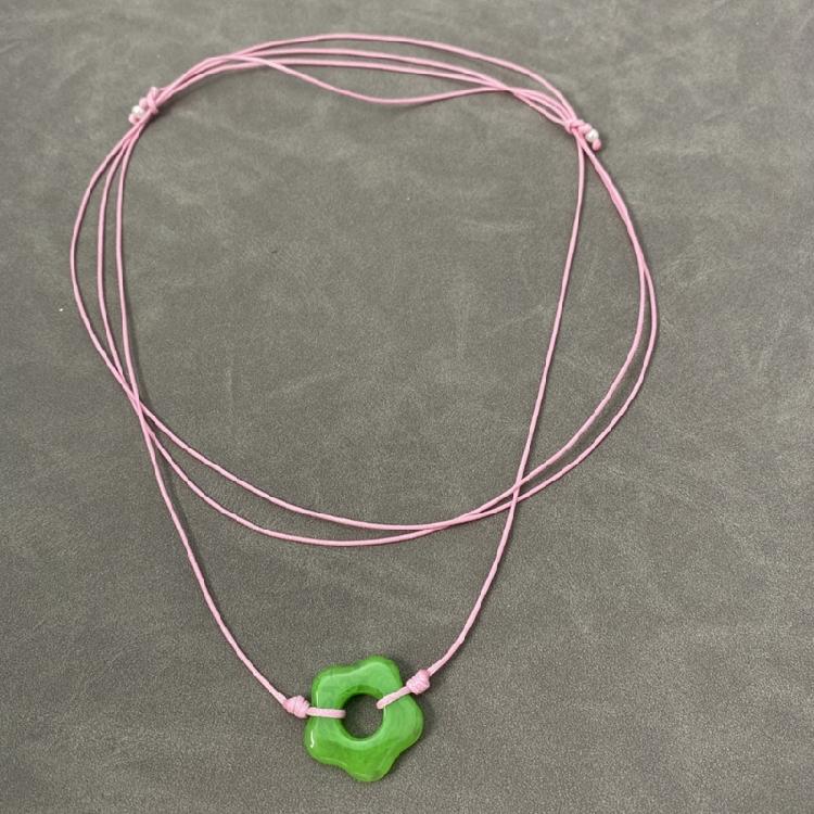 Hohler Blumenanhänger Halskette Knoten Halskette Harzmaterial Blumenschmuck Hals