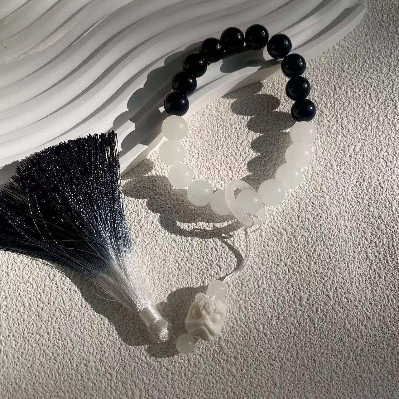 

Обсидіановий градієнтний китиця-підвіска для телефону в стилі жадеїту з дизайном старовинного левового танцю