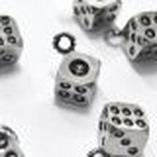 

Cross-border Creative Skull Dice Pendant Charm – Aged Heavy Workmanship Ornament