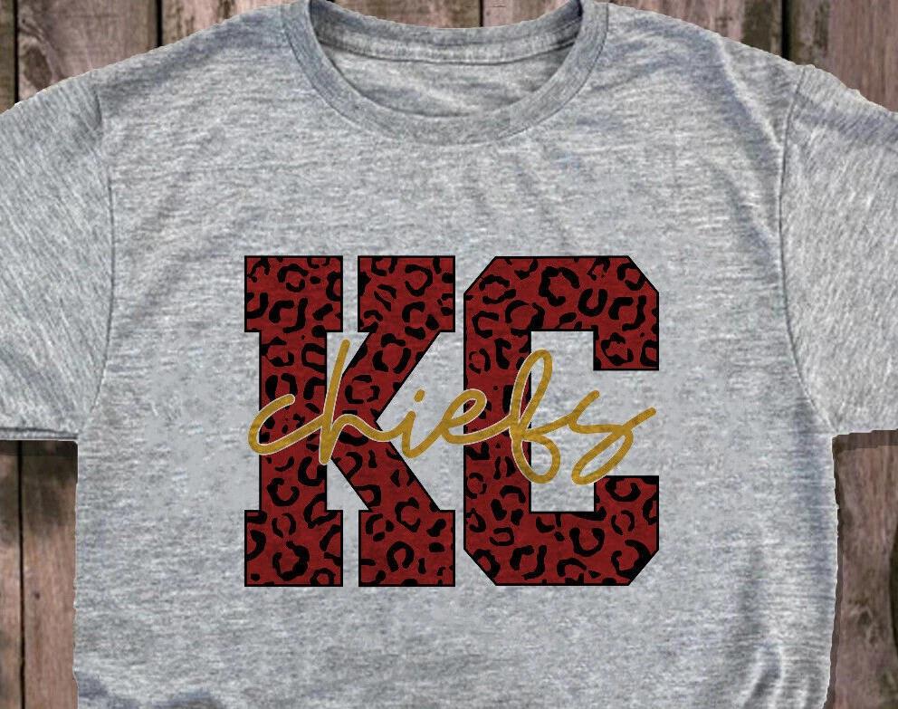 Super Bowl Champions - Kansas CIty Chiefs - Free/Fast Ship - Super Soft T-Shirt XL