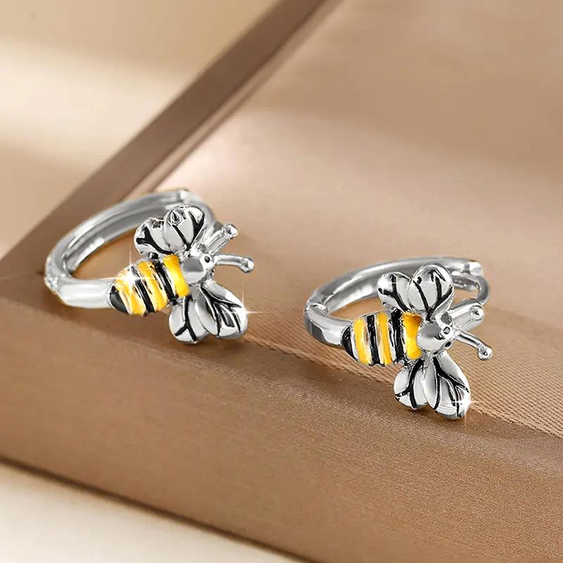 European and American bee earrings, cute temperament dripping oil jewelry, geometric delicacy, cute animal earrings