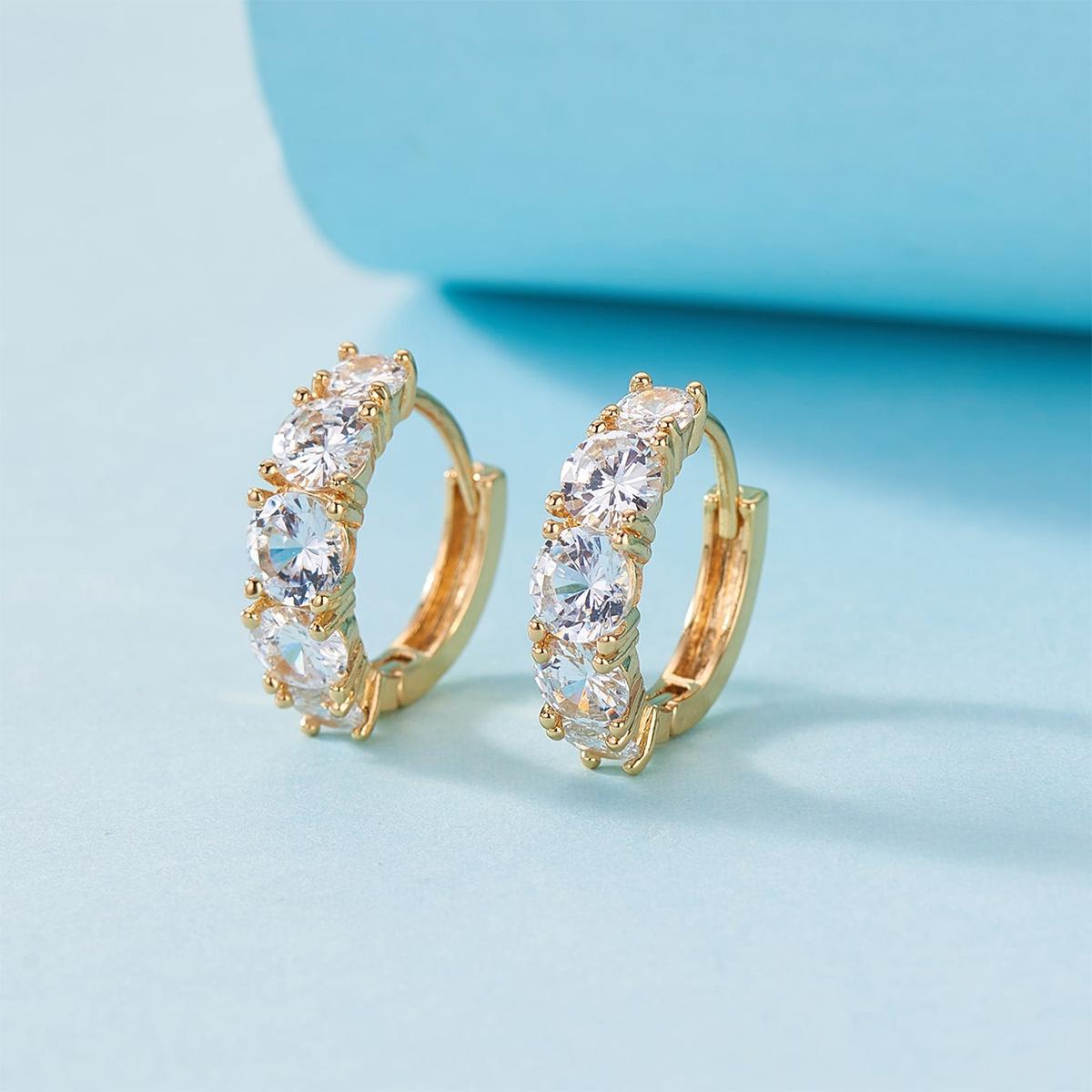 

Korea Fashion Geometric Circle Glittering Inlaid Zircon Stainless Steel Hoop Earrings for Women Simple Copper Earrings Jewelry золотой