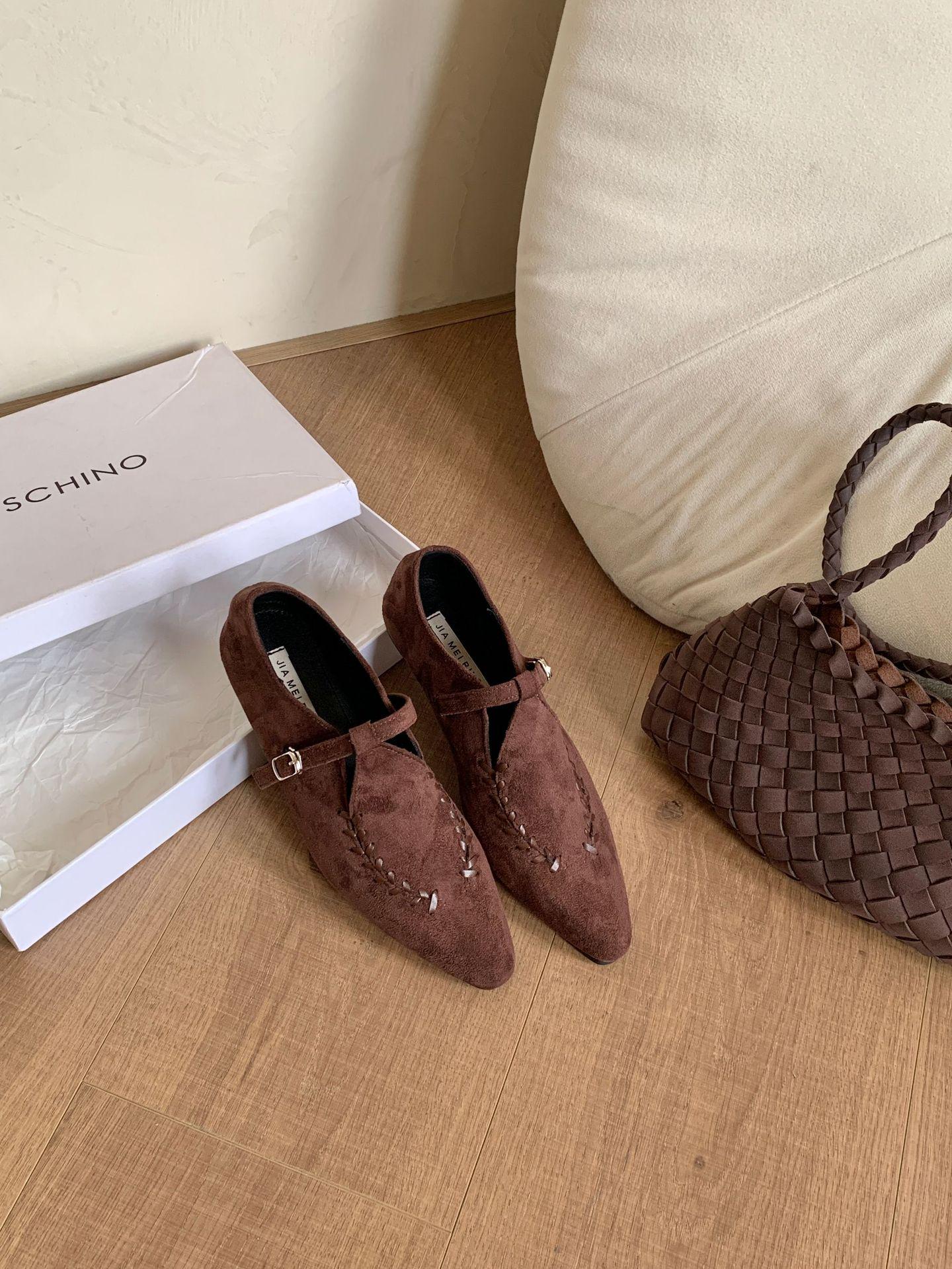 

2025 Retro Minimalist Mary Jane Women s Shoes: Spring/Autumn Light Luxury. Size 37