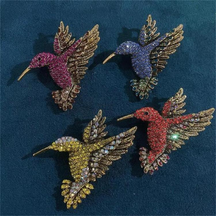 Delicate Rhinestones Encrusted Hummingbird Brooch Portable Accessory for Adding Elegant to Any Outfits or Occasion