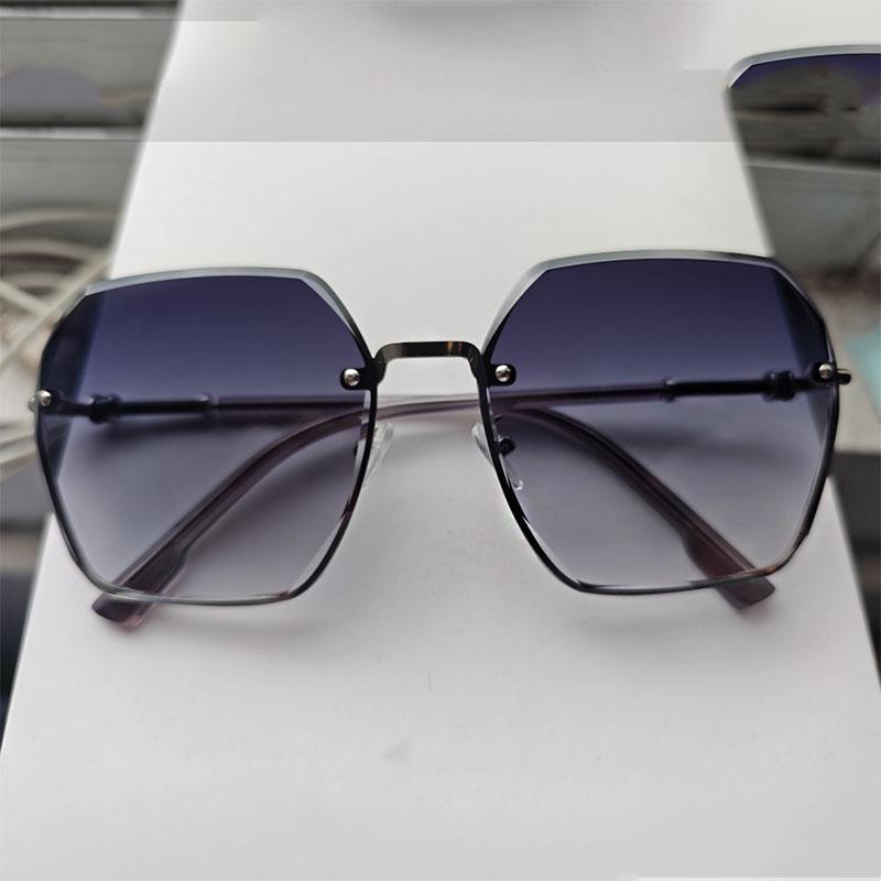 Non-polarized Metal Frameless Sunglasses Stylish Large Frame Women's Square Sunglasses Fashion Transparent Versatile Sunglasses