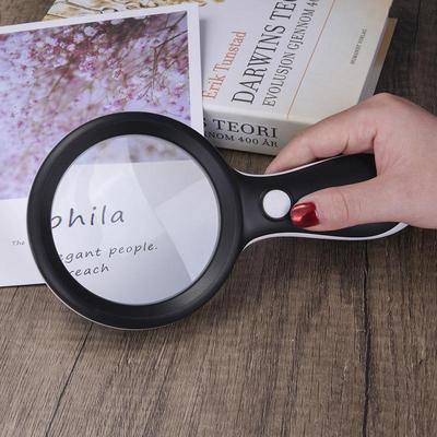 Lupă mare de mână pentru citit: Definiție Înaltă, Mărire Mare pentru Citirea Ziarelor de către Persoane Vârstnice și Copii