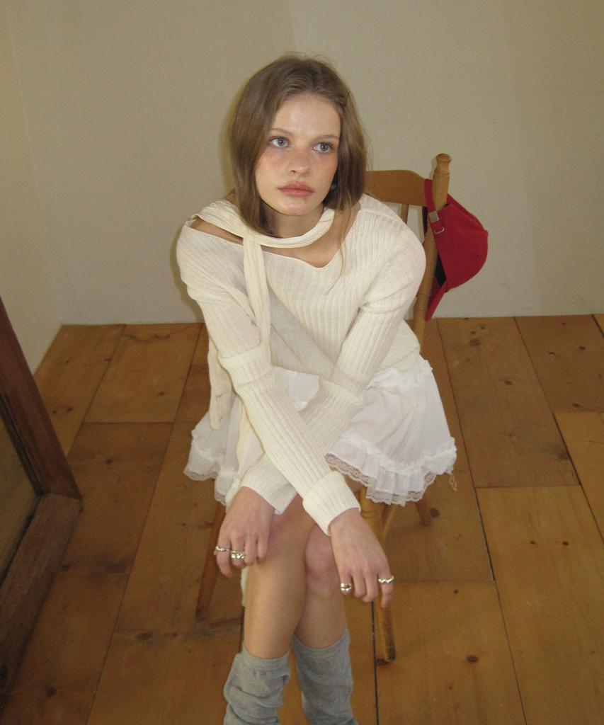 Eopaeleolakaibeu Toffy Wool Round Knit - Ivory