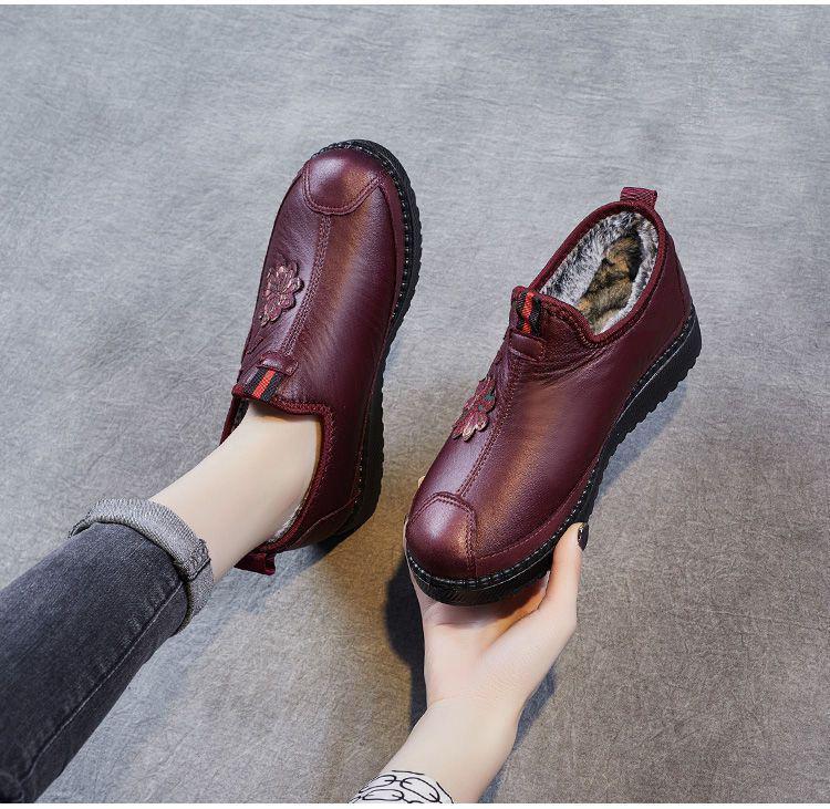 Women's Plus Velvet Winter Boots - Warm, Soft, Non-Slip Old Beijing-Style Shoes for Middle-Aged & Elderly