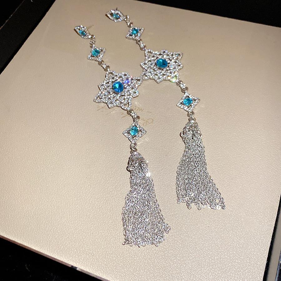 

Silver Needle Diamond Hollow Flower Tassel Earrings Retro Fashion Temperament Earrings Light Luxury Premium Earrings Women