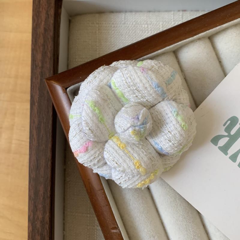 French Style Fabric Camellia Brooches Vintage Elegant Flower Lapel Pins For Women Fashion Wedding Party Badge Accessories Gifts