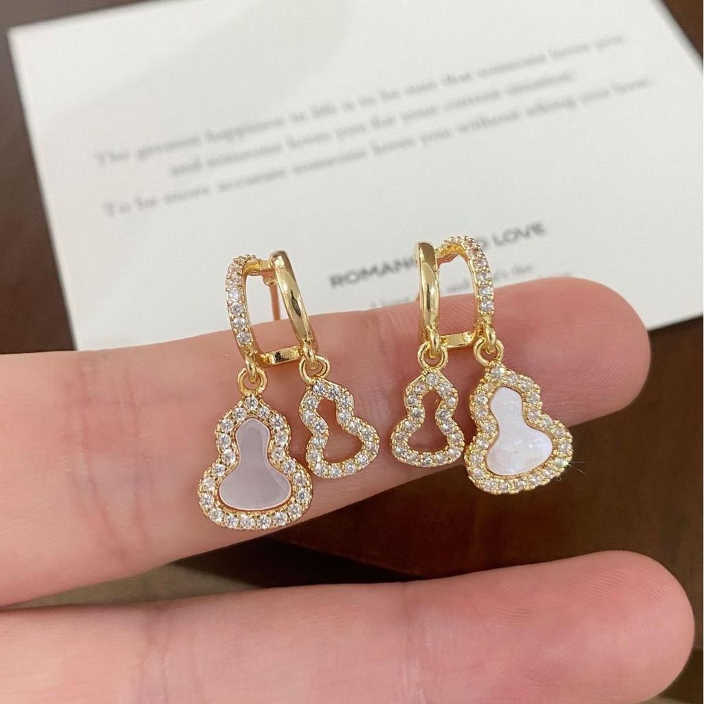 Exquisite French Shell Cubic Zirconia Gourd Stud Earrings for Women: High-End, Sweet, Versatile Accessories