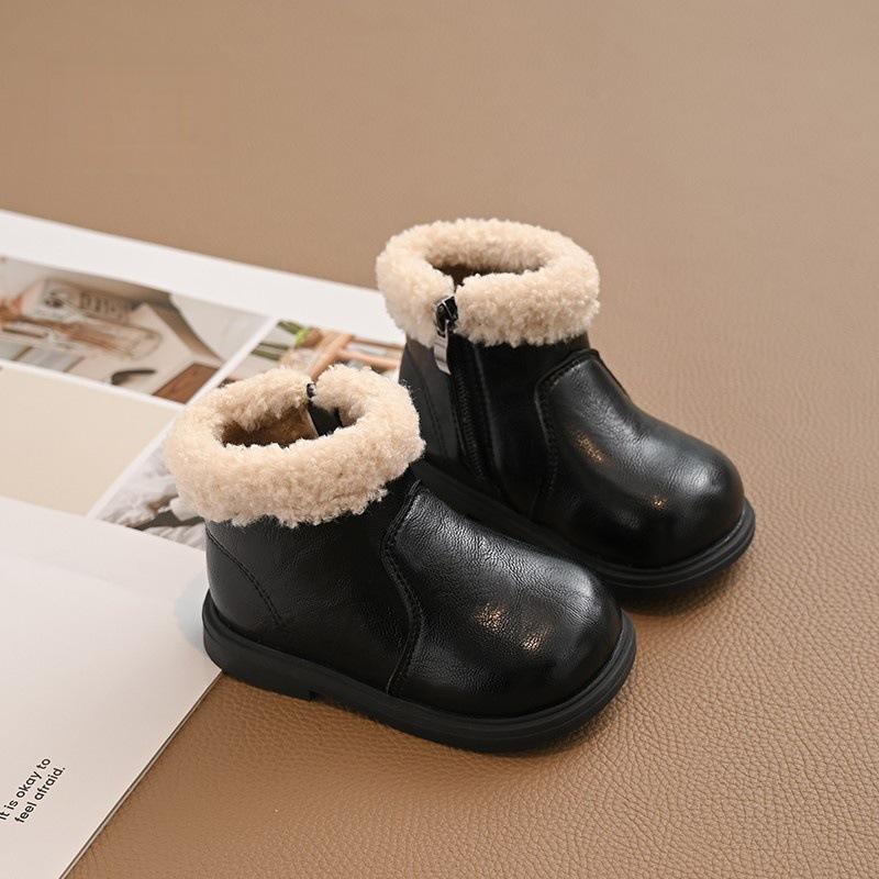 

Девочки бархатные ботинки Мартин 2025 зима новые детские короткие ботинки девочки британский стиль модные кожаные ботинки термохлопковые ботинки 26-31 yards, 6 pairs in one hand