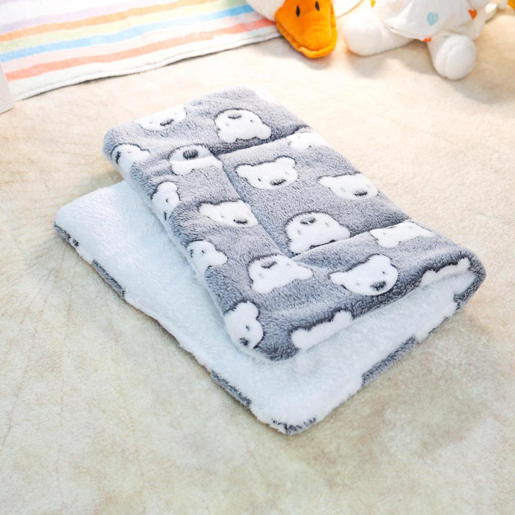 All-Season Universal Pet Cushion: Warm Dog Bed, Cat Sleeping Blanket