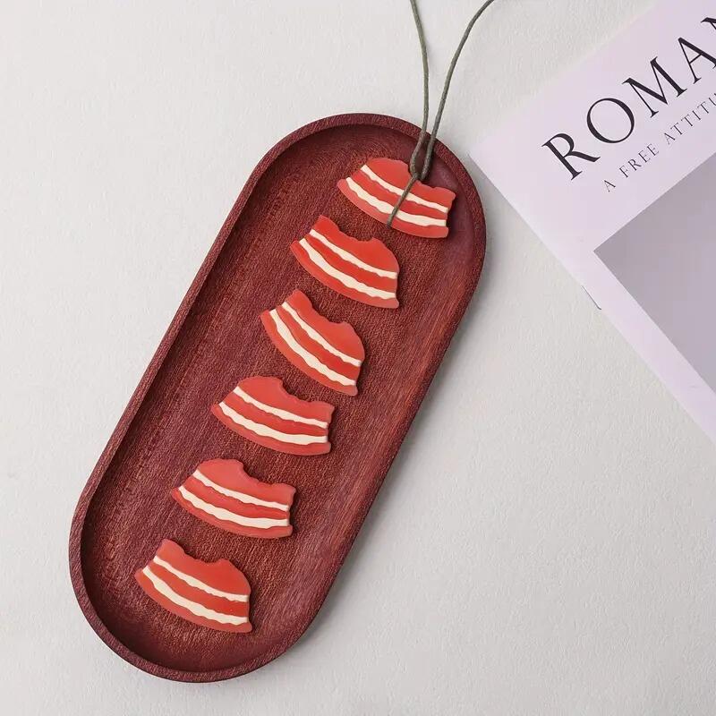 

UV-sensitive color-changing pork belly keychain bag decoration Ring type