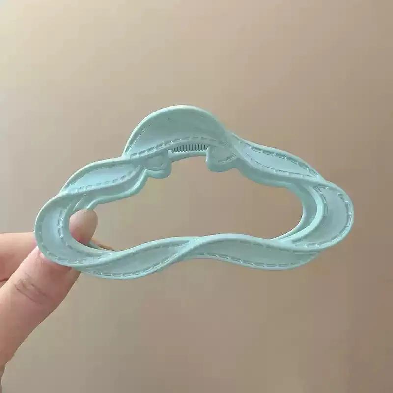New Fashion Clouds Hollow Hair Claws Clip Women Striped Design Acrylic Hair Clamps Hairpins Barrettes Girls Hair Accessories
