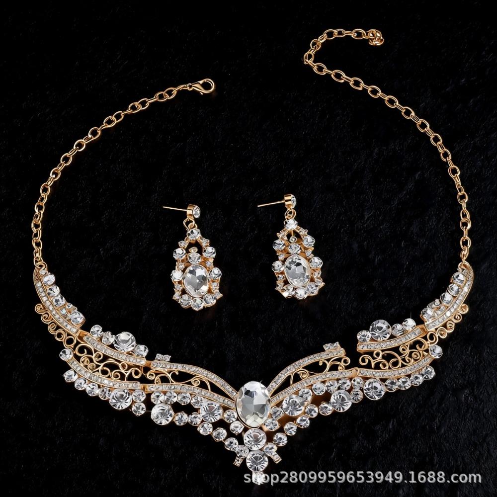 Vintage Alloy Necklace Earrings Set Shiny Crystal Exaggerated Design Premium Clavicle Chain Women