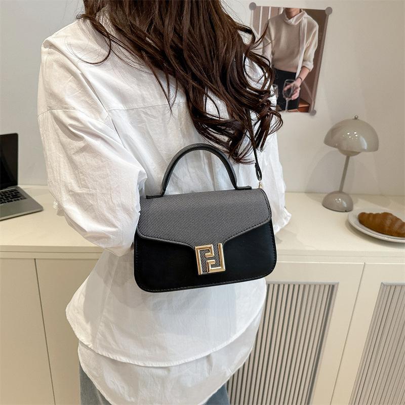2025 summer new fashion trend small square bag casual simple women's niche shoulder messenger bag