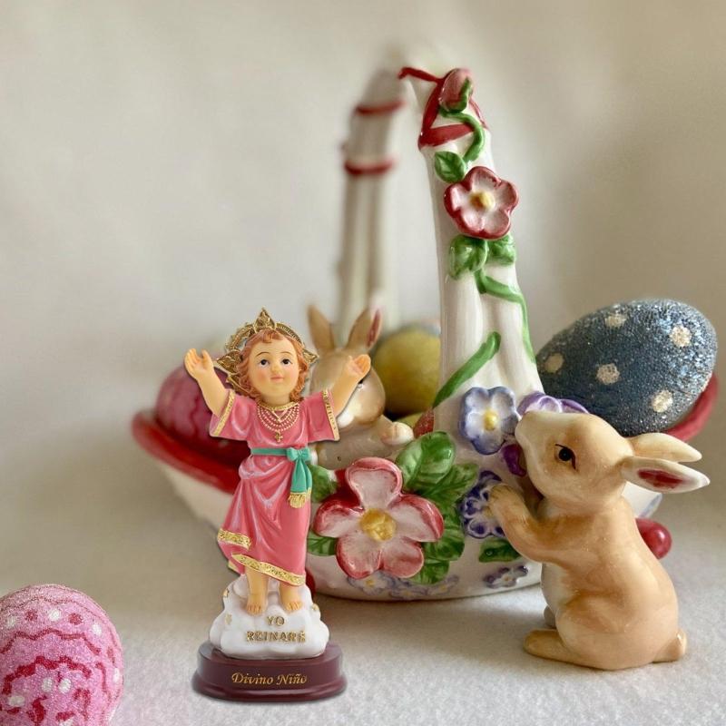 Inspirational Resins Holy Child Statue Divine Nino Figurine with Open Arm for Religious Collectors and Art Enthusiasts