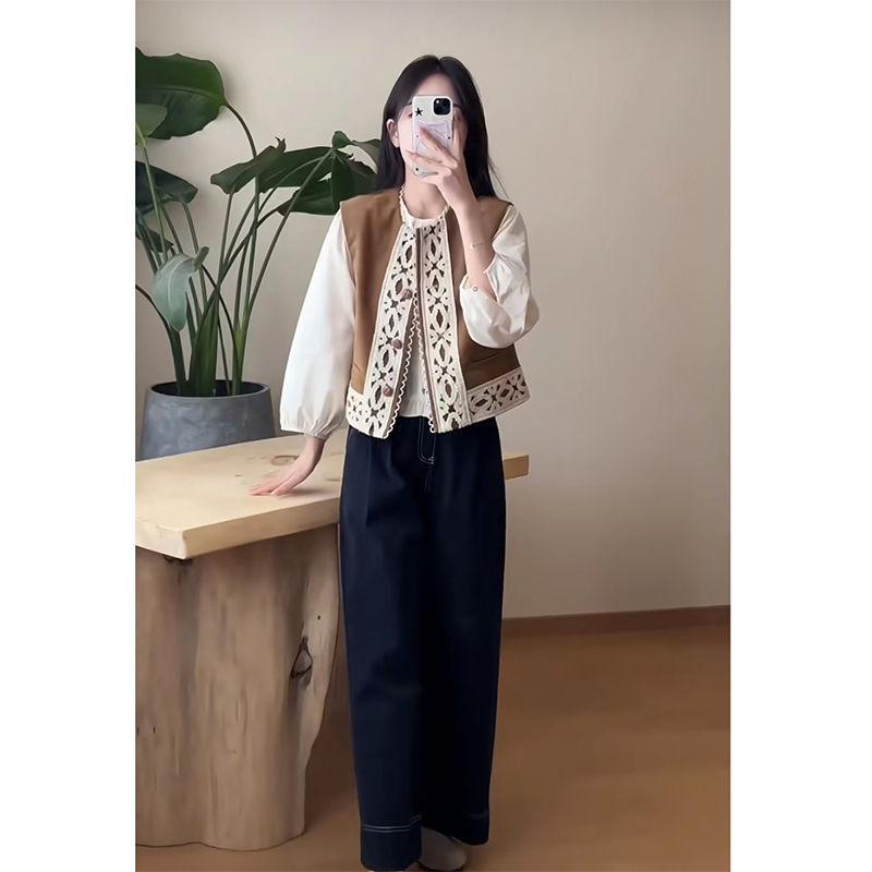 Koreanischer Frühlingsstil: Braune Weste, Langarmhemd, High-Waist Weitbeinige Hose Set