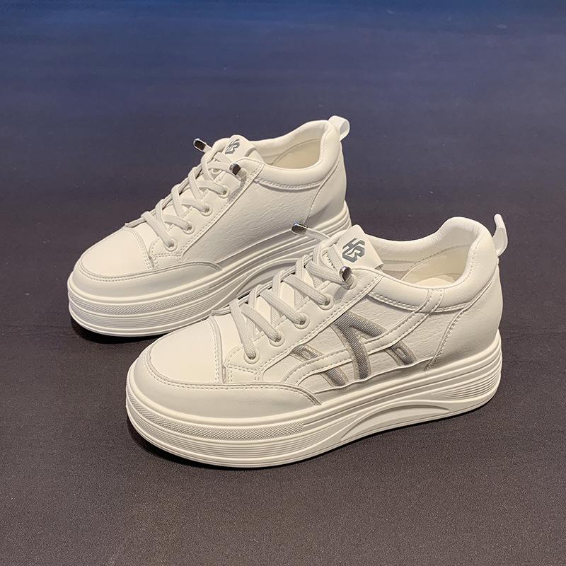 Korean version of imitation leather little white shoes women's 2025 summer and autumn new lace-up soft sole soft surface fashion versatile sports