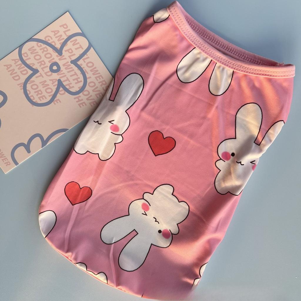 Nové stylové tílka pro psy na jaro, léto a podzim. Oblečení pro malé až středně velké psy. Oblečení pro mazlíčky - Pomeranian a Buldok. Prodyšný.