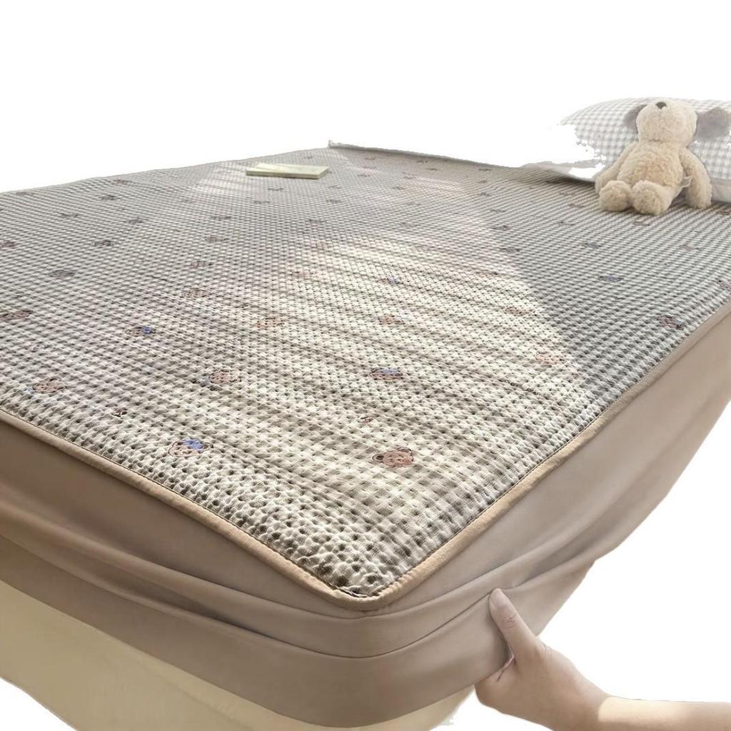 Thickened Quilted Non-Slip Mattress Protector - Single Bed Cover