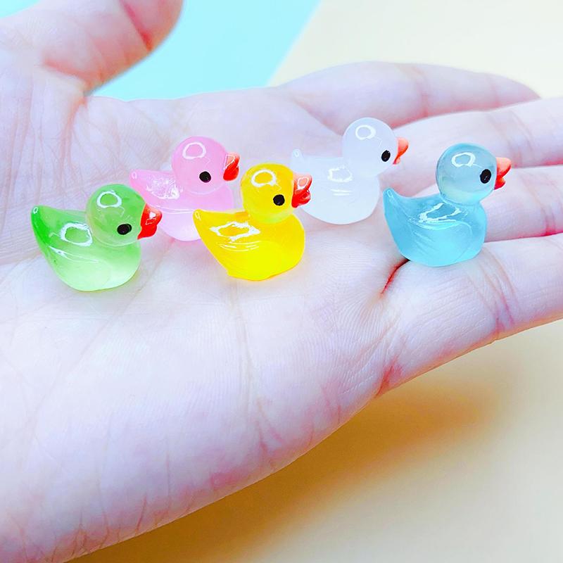 10Pcs Luminous Mini Resin Duck Car Dashboard Toys Dolls Figures Home Garden Decoration Cartoon Color Car Ornaments Gifts