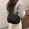 Gesteppte gepolsterte Schulter-Henkeltasche Damen Fashi Große Kapazität Textur Aufbewahrungstasche Einfache und vielseitige Pendler-Hobo-Tasche