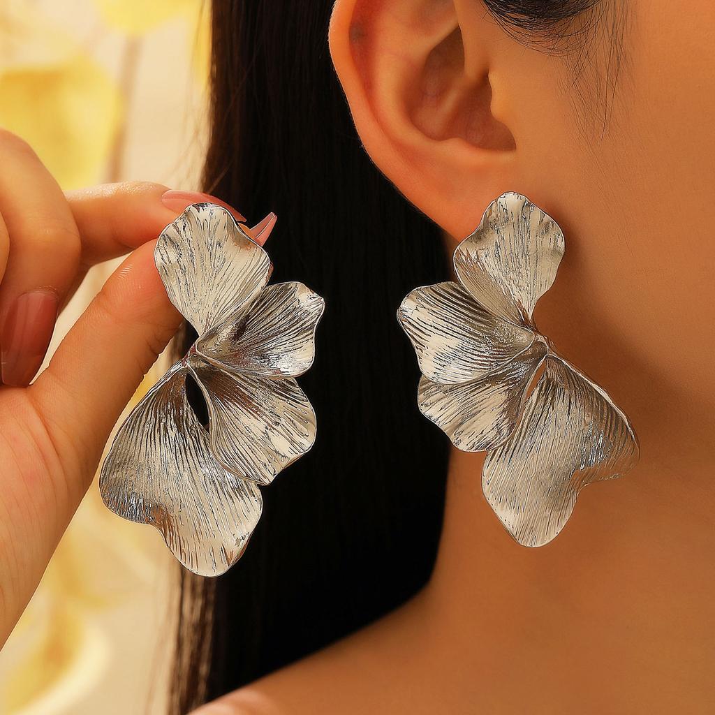Vintage Big Flower Pearl Stud Earrings for Women Exaggerated Gold Color Metal Ginkgo Leaf Inlay Pearl Earrings Ear Zircon Party