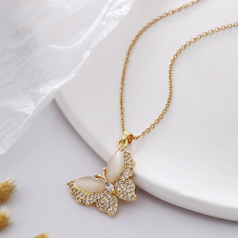 Fashionable Heart Titanium Steel Necklace: Women's Clavicle Chain, Hip Hop Style, Niche Design.