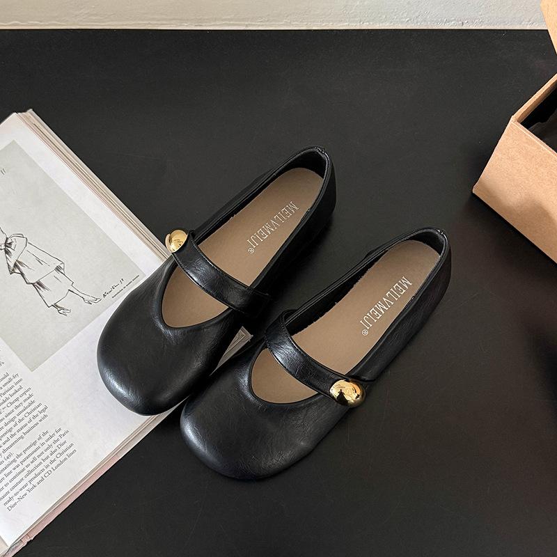 

Soft-soled Mary Jane small leather shoes women s 2025 new popular spring and summer retro single shoes versatile flat-soled shallow-mouth beanie shoes 35 чёрный