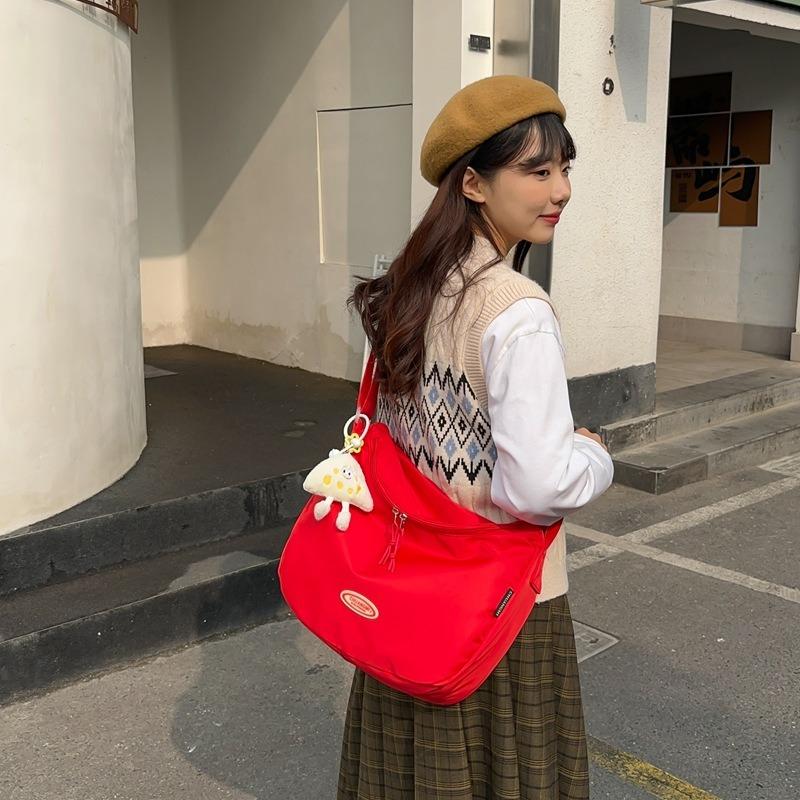 Nylon cloth bag women's large-capacity new summer versatile shoulder messenger bag casual commuter dumpling bag