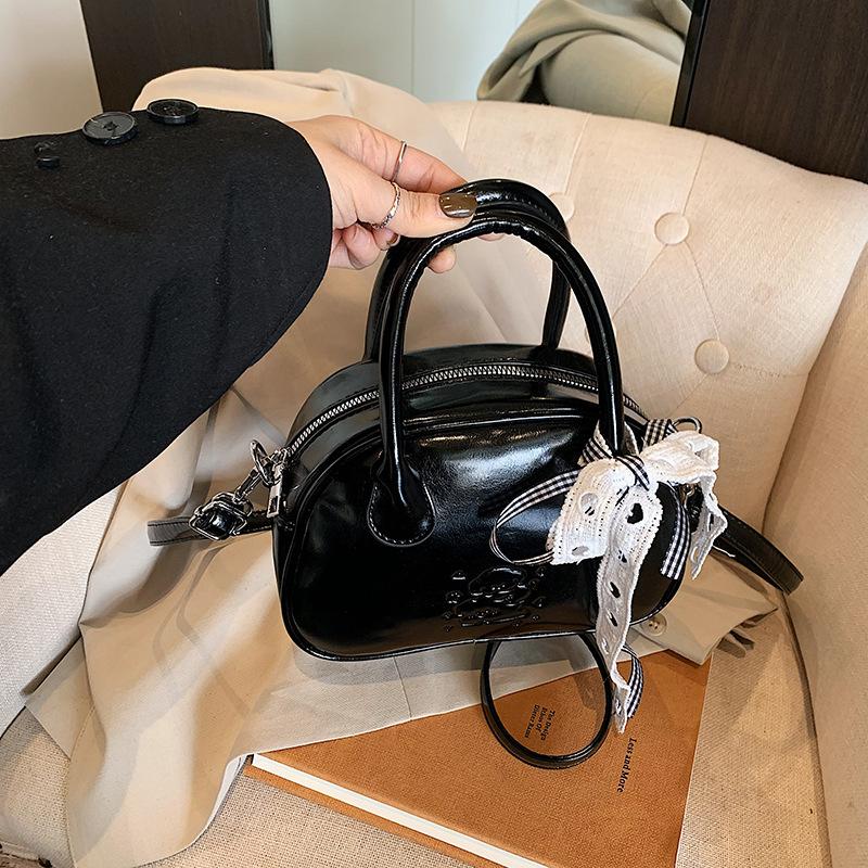 This year's popular small bag women's 2025 new summer versatile messenger bag high-end portable bowling bag