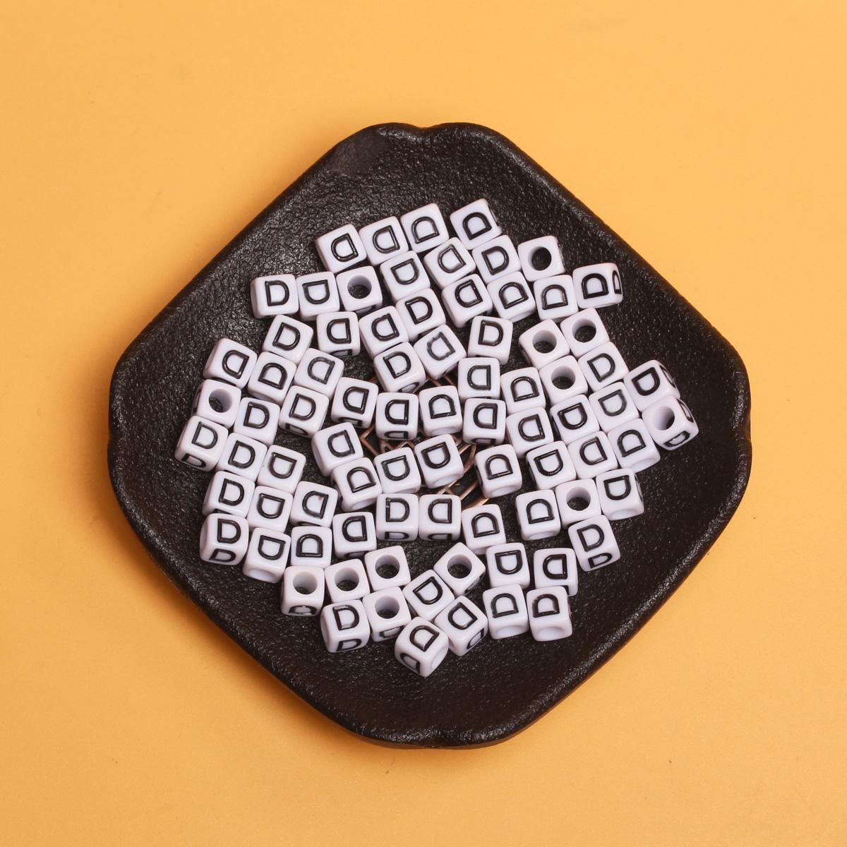 

Бусины-разделители, 50 шт., акриловые, 26 букв, квадратные, с подвесками в виде телефонной цепочки, с большим отверстием 5,5 мм, ручная работа, материал для бисероплетения, белые и черные бусины D